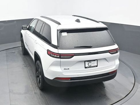 New 2025 Jeep Grand Cherokee Altitude AWD/4WD image 49