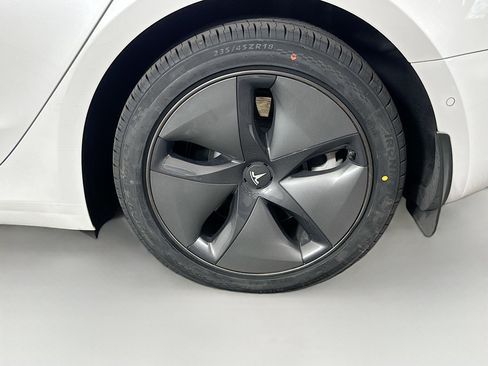 Used 2019 Tesla Model 3 Standard Range Plus RWD image 11