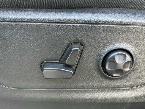 Used 2021 RAM 1500 Big Horn AWD/4WD image 14