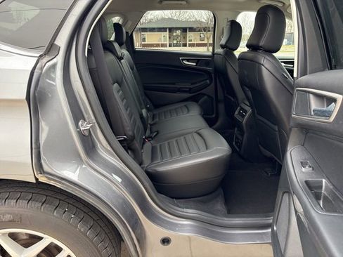 Used 2024 Ford Edge SEL w/ Convenience Package image 11
