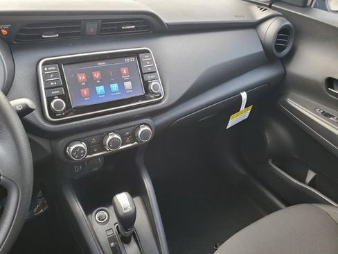 Certified 2025 Nissan Kicks Play S image 21