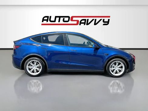 Used 2021 Tesla Model Y Long Range AWD/4WD image 8