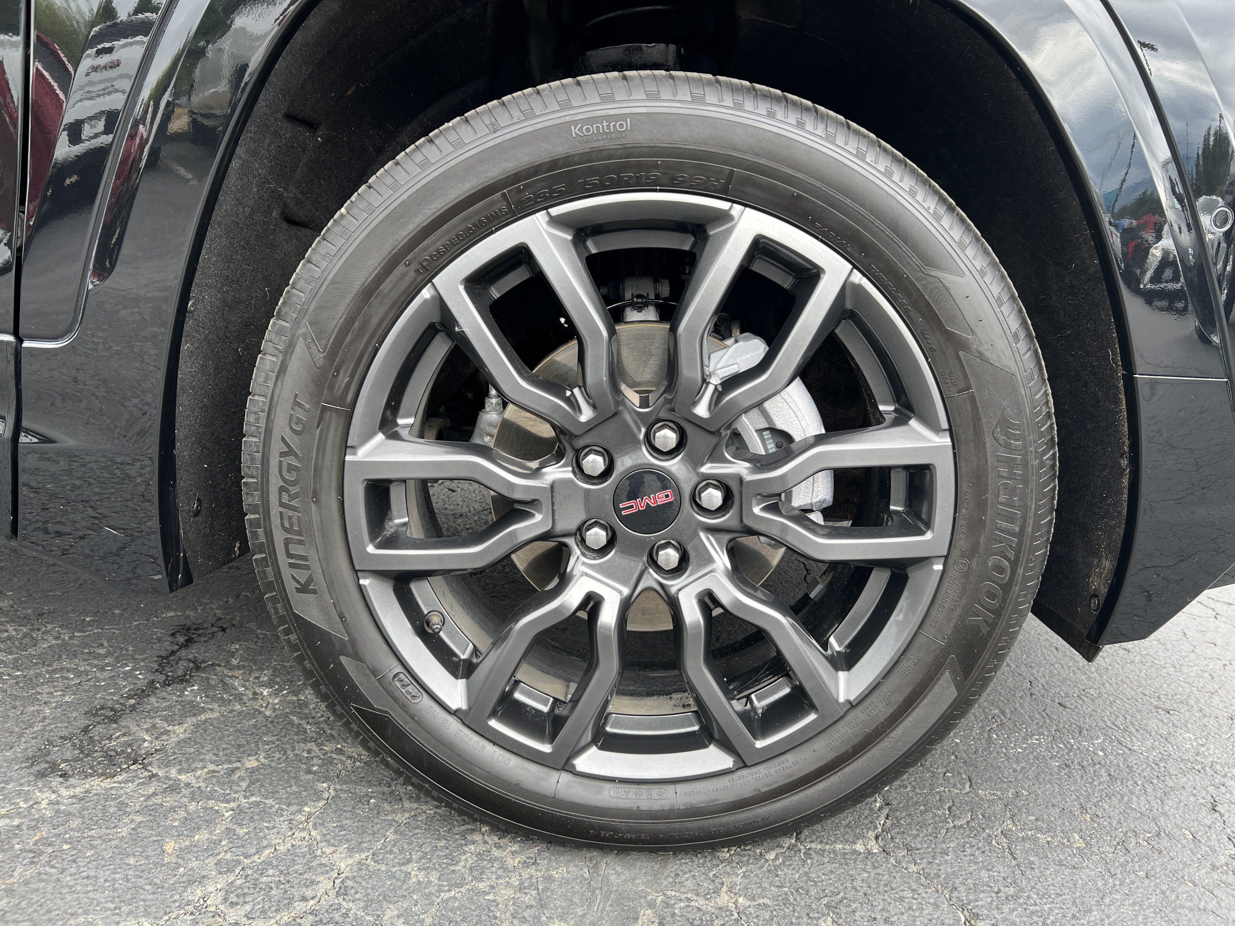 Used 2024 GMC Terrain Denali w/ Black Diamond Edition AWD/4WD image 10