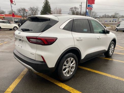 Used 2023 Ford Escape Active image 5