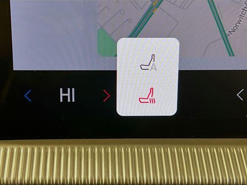 Used 2025 Ford Explorer Active image 25