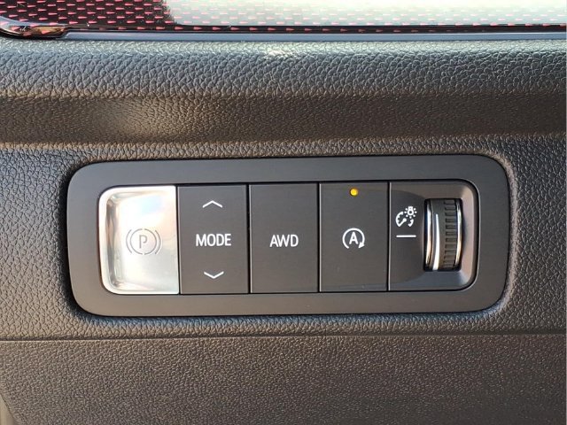 Used 2025 Chevrolet Traverse RS w/ LPO, Floor Liner Package AWD/4WD image 19