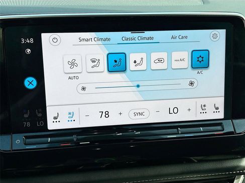 Used 2025 Volkswagen Atlas Cross Sport SE image 15