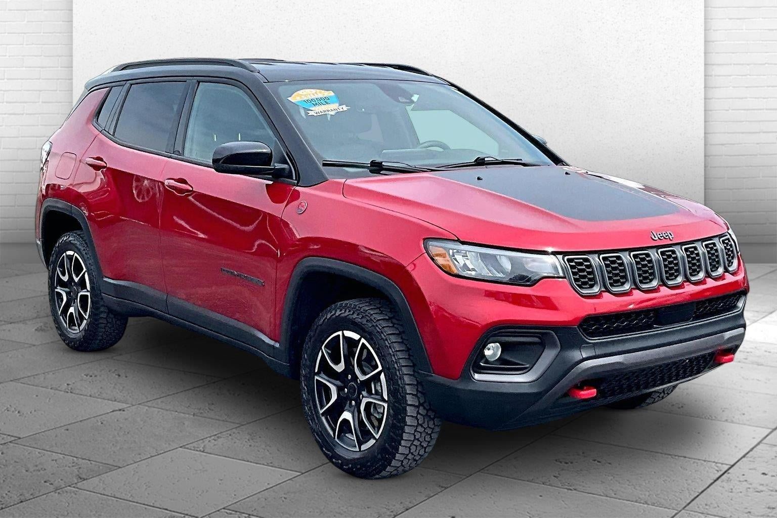 Used 2025 Jeep Compass Trailhawk AWD/4WD image 1