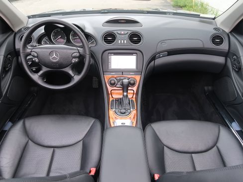 Used 2008 Mercedes-Benz SL 550 image 11