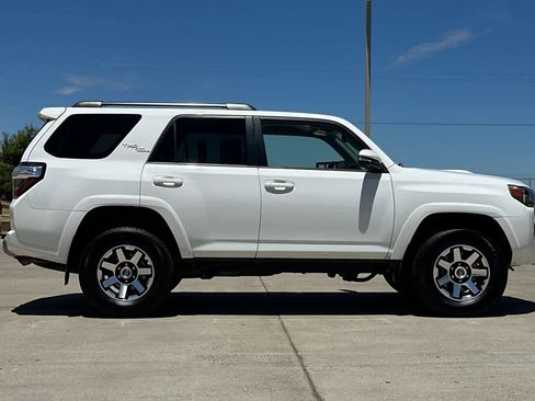 Used 2022 Toyota 4Runner TRD Off-Road Premium AWD/4WD image 2