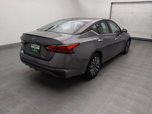 Used 2025 Nissan Altima 2.5 SV FWD image 9