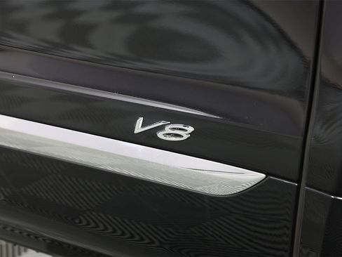 Used 2022 Bentley Bentayga image 15