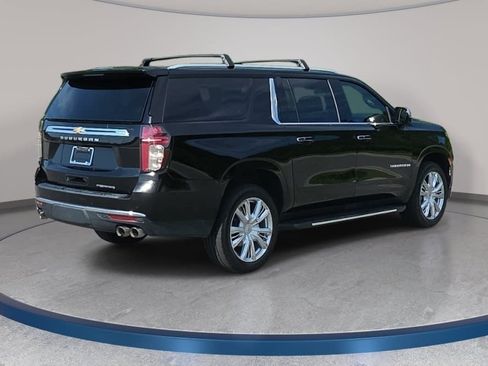 Used 2021 Chevrolet Suburban Premier w/ Premium Package AWD/4WD image 5