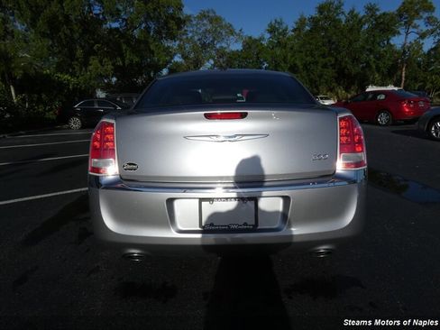 Used 2014 Chrysler 300 image 12