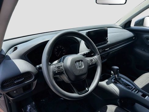 Used 2024 Honda HR-V LX image 9