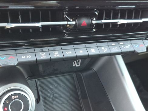 Used 2025 Alfa Romeo Tonale AWD/4WD image 32