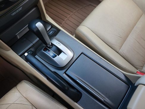 Used 2011 Honda Accord EX-L image 35