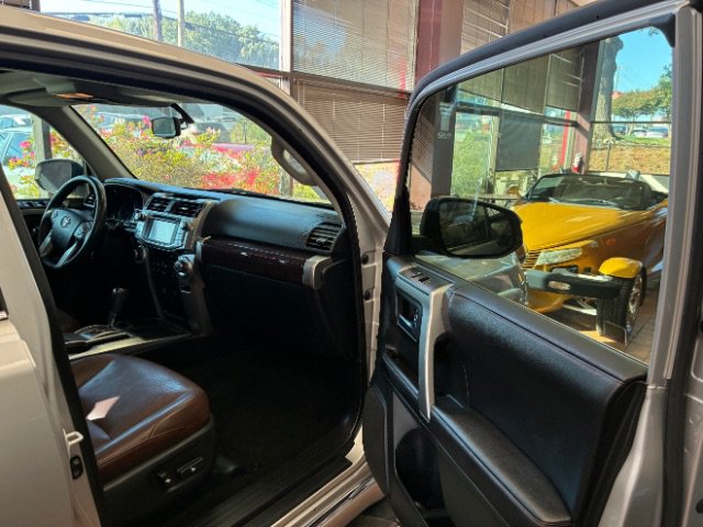 Used 2018 Toyota 4Runner 2WD image 28