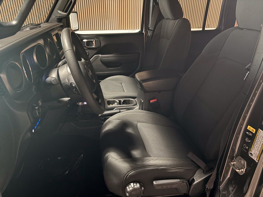 Used 2023 Jeep Wrangler Unlimited AWD/4WD image 11