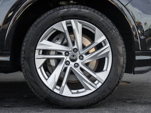 Used 2024 Audi Q7 2.0T Premium image 18