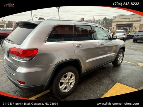 Used 2016 Jeep Grand Cherokee Laredo image 3