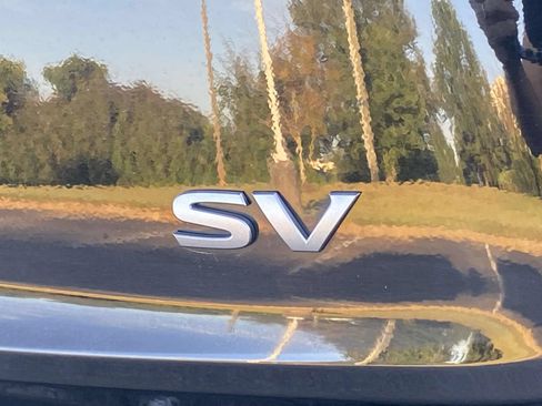 Used 2024 Nissan Rogue SV FWD image 11