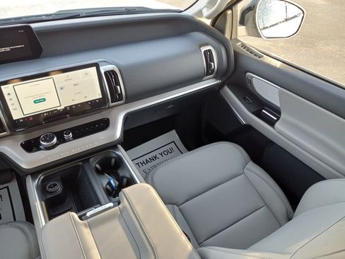 New 2025 Ford Expedition Active AWD/4WD image 17