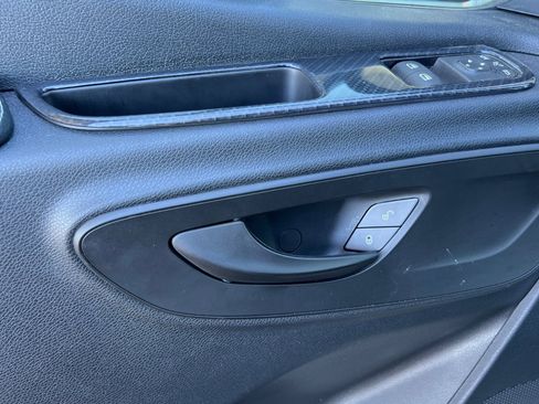 Used 2022 Mercedes-Benz Sprinter 2500 image 8