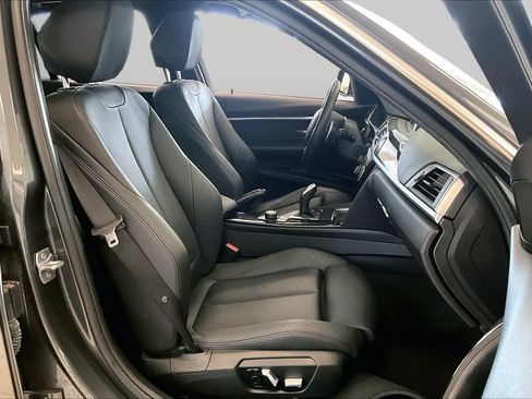 Used 2018 BMW 330i Sedan w/ Convenience Package RWD image 8