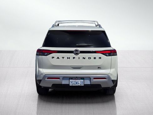 Used 2023 Nissan Pathfinder SL FWD image 5