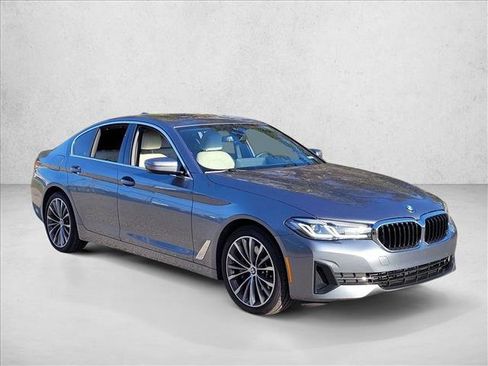 Used 2022 BMW 530i w/ M Sport Package image 4