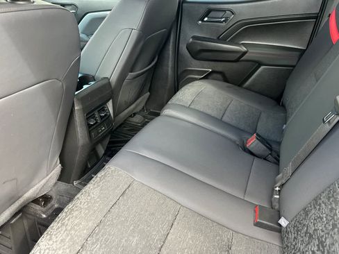 Used 2024 Chevrolet Colorado Z71 w/ Z71 Convenience Package 2 image 4