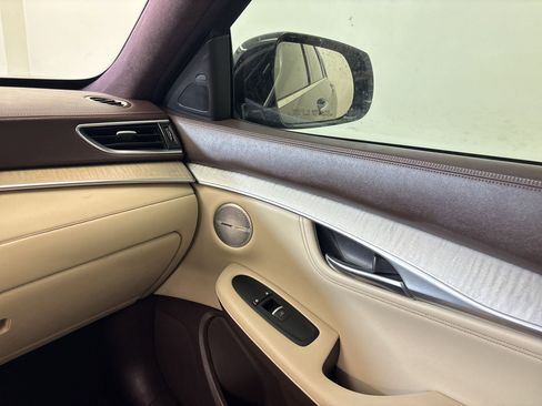 Used 2019 INFINITI QX50 Essential w/ Sensory Package image 28