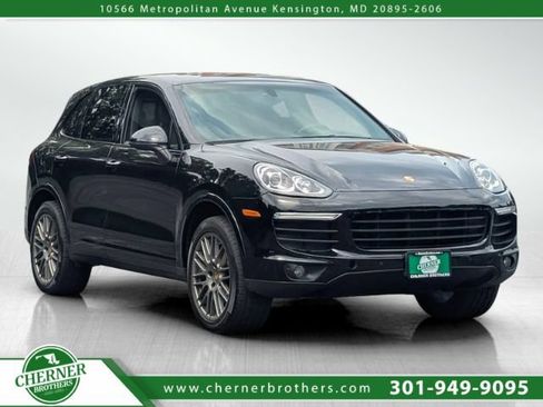 Used 2018 Porsche Cayenne AWD/4WD image 1