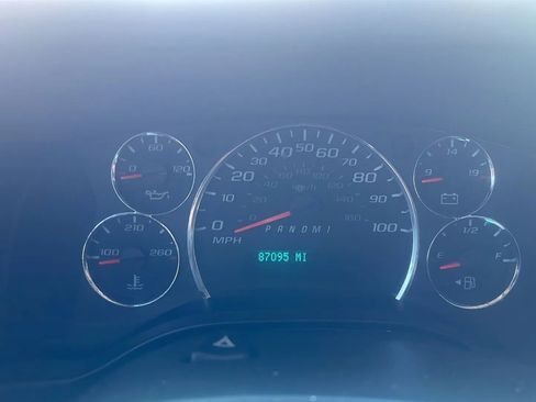 Used 2021 Chevrolet Express 2500 w/ Driver Convenience Package RWD image 17