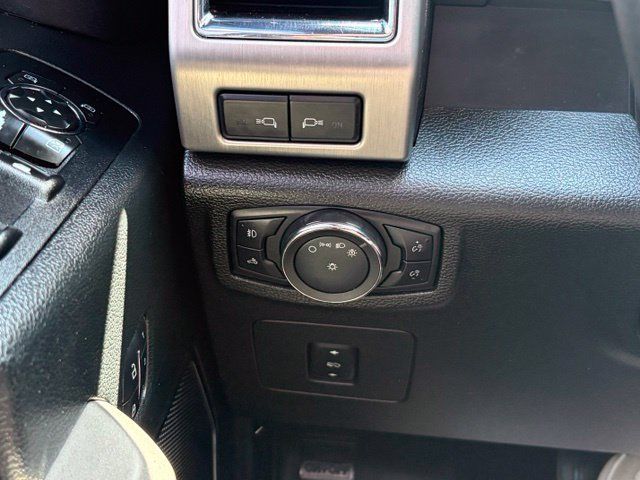 Used 2015 Ford F150 Platinum w/ Technology Package RWD image 20