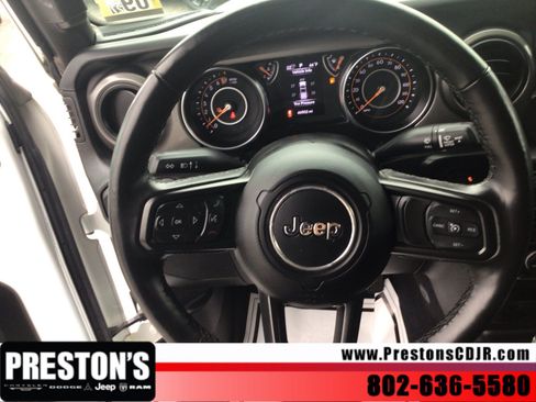 Used 2023 Jeep Gladiator Sport AWD/4WD image 12