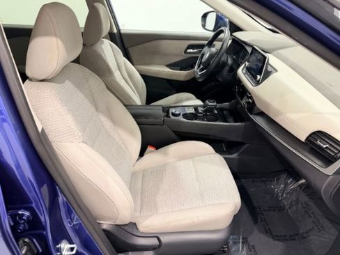 Used 2021 Nissan Rogue SV image 19