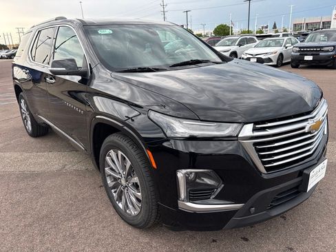Used 2022 Chevrolet Traverse Premier w/ LPO, Floor Liner Package AWD/4WD image 3