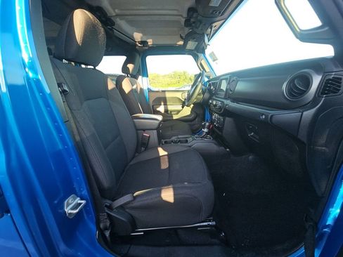 Used 2022 Jeep Gladiator Sport AWD/4WD image 5