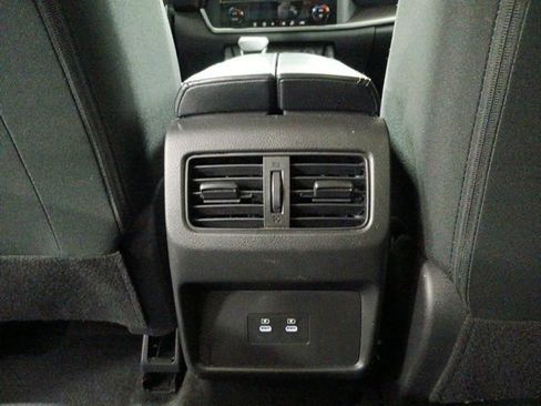 Used 2025 Nissan Rogue SV image 29