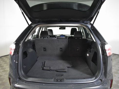 Used 2021 Ford Edge SEL image 28