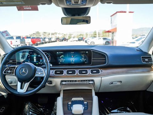 Used 2022 Mercedes-Benz GLS 450 4MATIC image 14