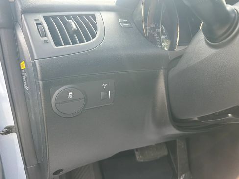 Used 2011 Hyundai Genesis 3.8 image 21