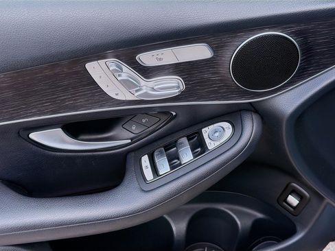 Used 2021 Mercedes-Benz GLC 300 image 23