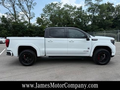 Used 2022 GMC Sierra 1500 AT4 w/ AT4 Premium Package AWD/4WD image 5
