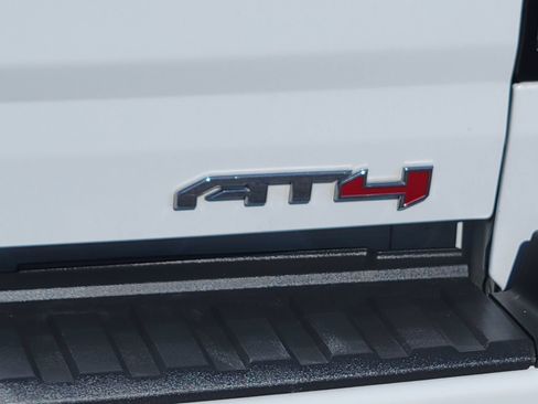 Certified 2022 GMC Canyon AT4 w/ Trailering Package AWD/4WD image 12
