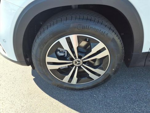 New 2025 Mercedes-Benz GLB 250 4MATIC image 10