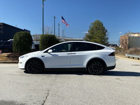Used 2022 Tesla Model X Plaid image 14