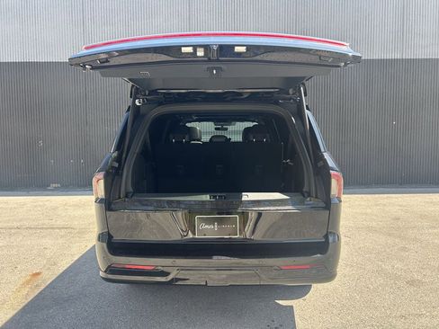New 2026 Lincoln Navigator L Reserve AWD/4WD image 21